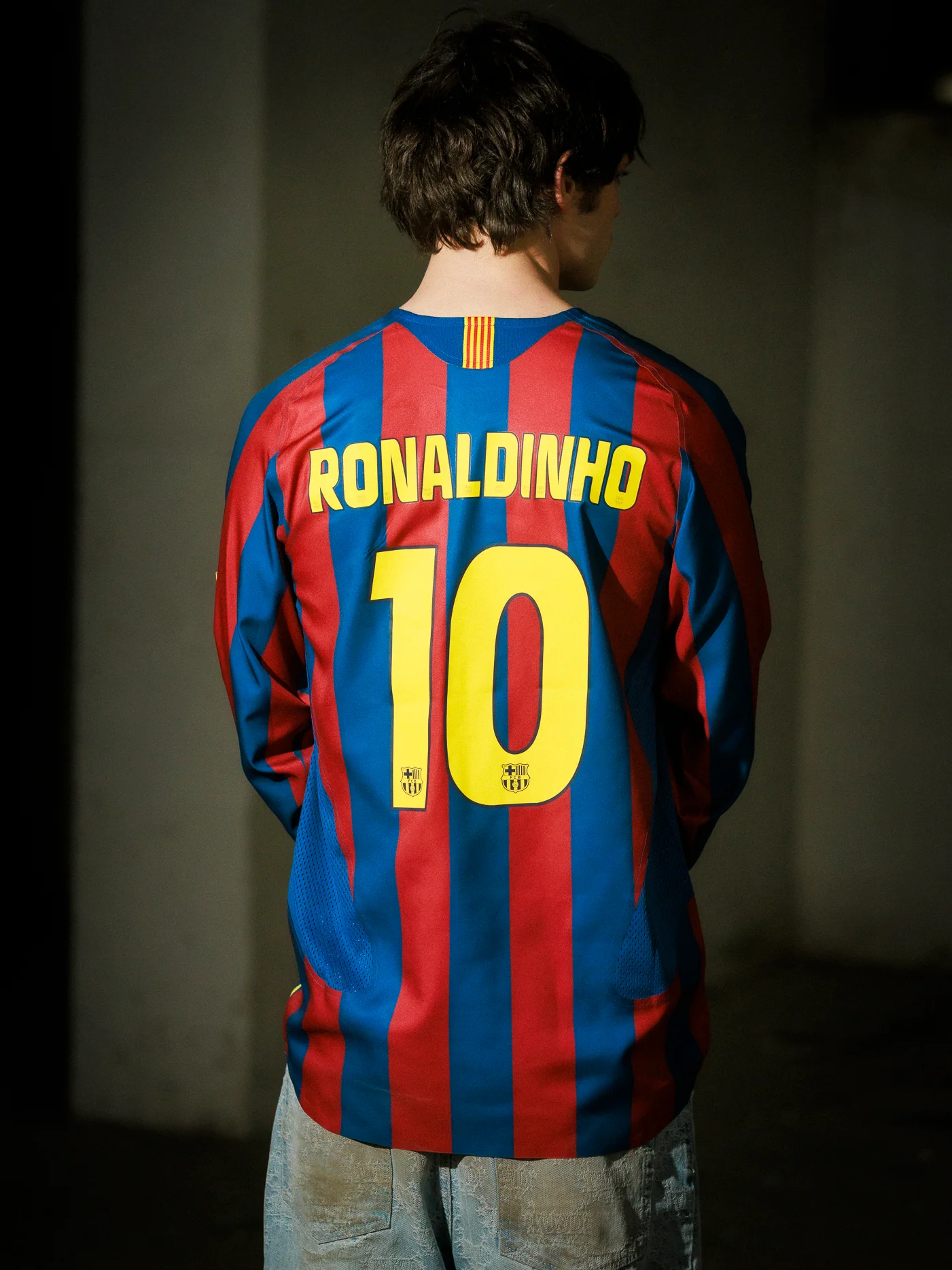 Ronaldinho FC Barcelona 2005/06 Reissue Long Sleeve Jersey - Image 3