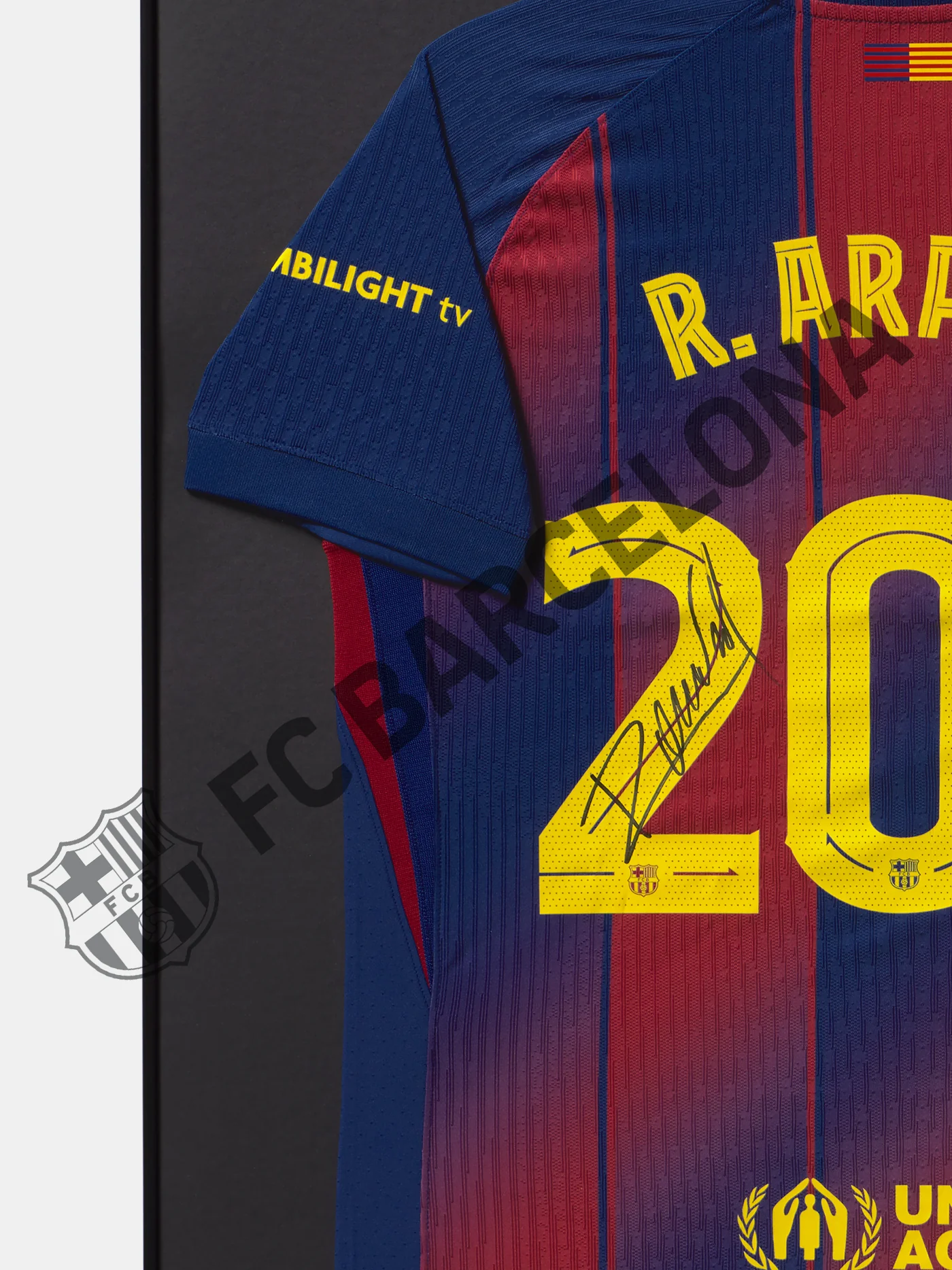 T-Shirt signed and framed Araujo 200 matches - Image 4